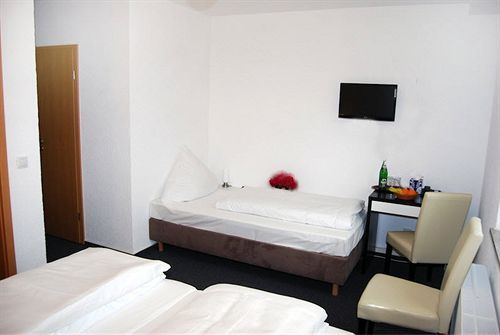 Hotel Rheinischer Hof Erkrath Buitenkant foto