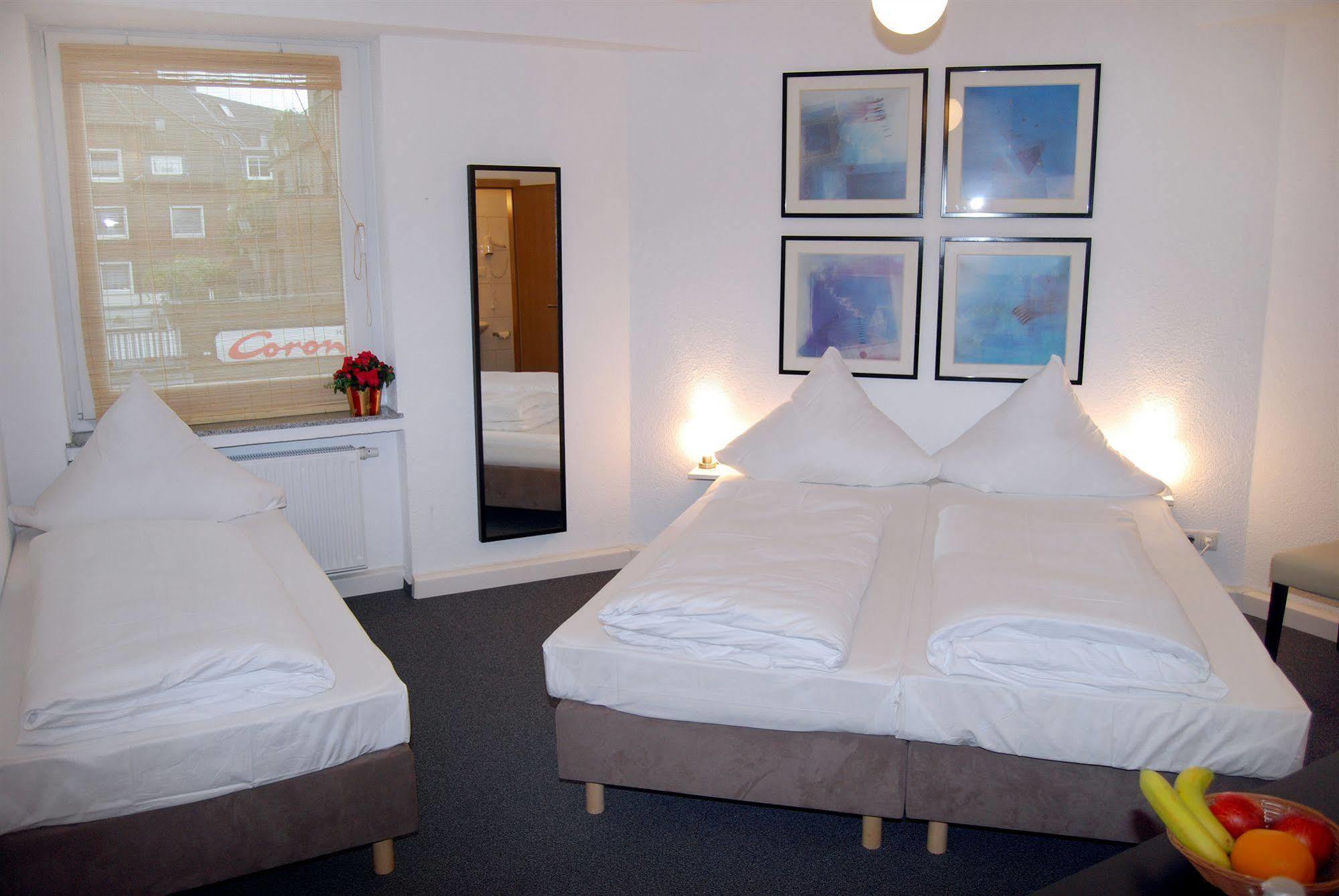 Hotel Rheinischer Hof Erkrath Buitenkant foto